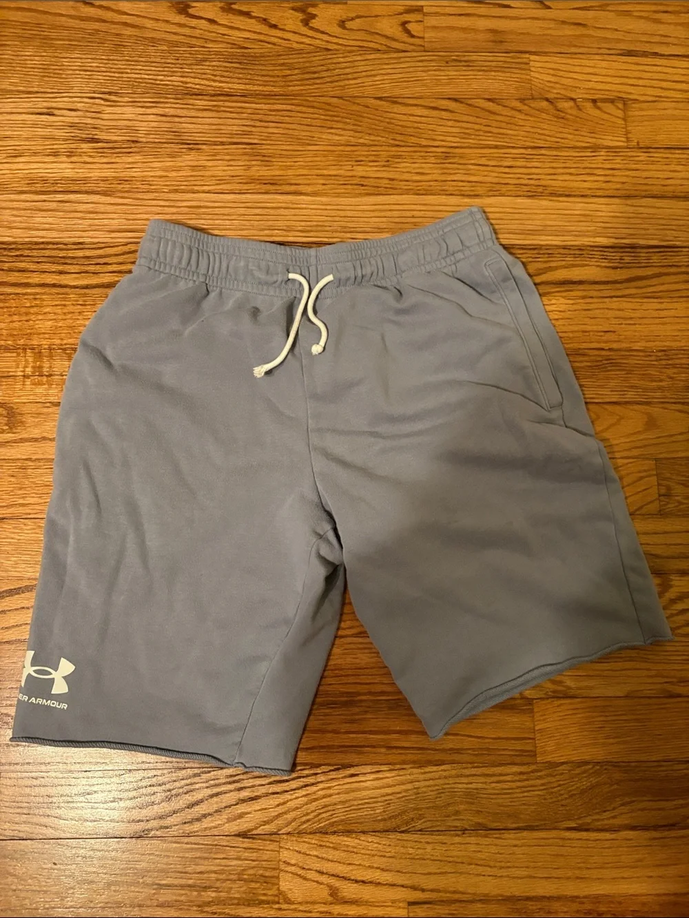 Under Armour Men's Light Gray Athletic Drawstring Shorts